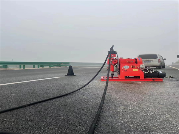 喀左马路路基路面开裂下沉注浆加固灌浆